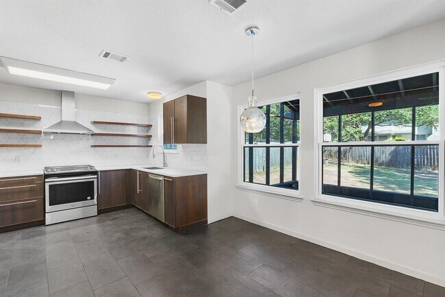 Building Photo - 1310 Strickland Dr