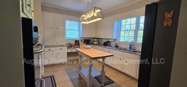 Building Photo - 289 Ashbrook Dr