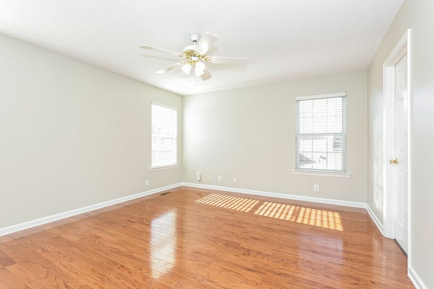 Building Photo - 2411 Amber Glen Dr