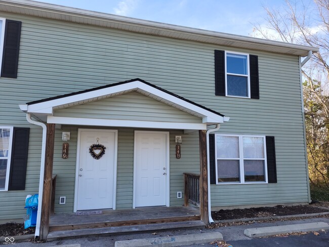 Building Photo - 148 E Center Dr