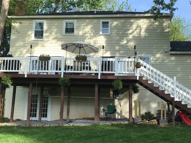 Building Photo - 2214 Regina Dr