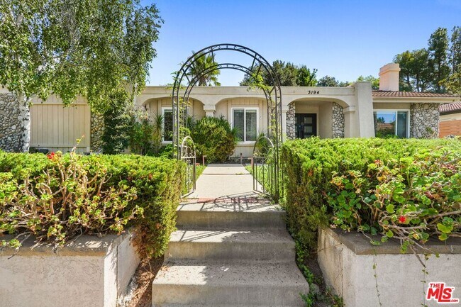 Building Photo - 3194 Rossini Pl