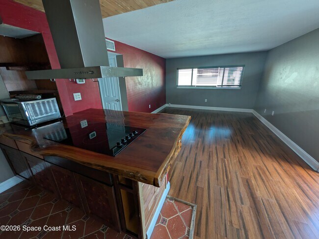 Building Photo - 180 Minna Ln