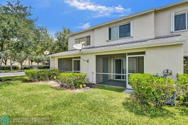 Building Photo - 4903 SW 31st Terrace