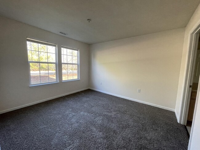 Building Photo - 45512 Westmeath Way