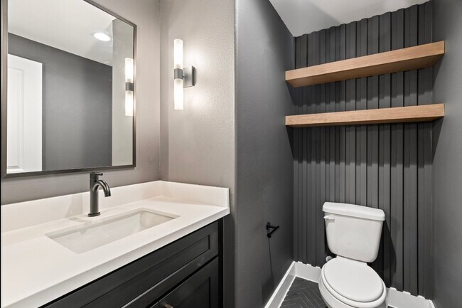 Building Photo - 816 Curtin St