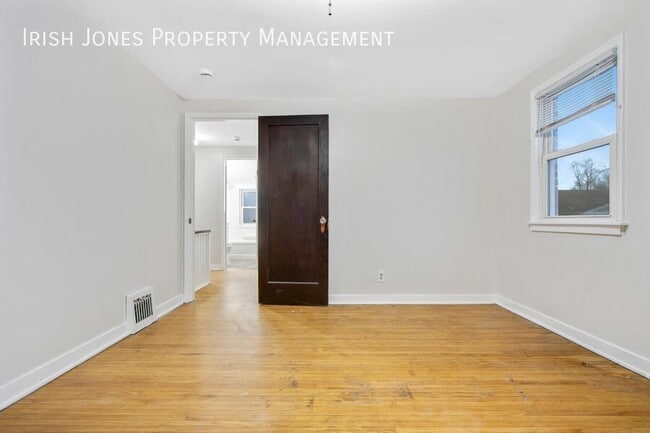 Building Photo - 15 Arbour Ln