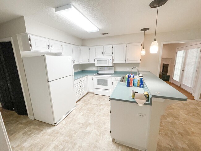 Building Photo - 310 N Cromley Rd