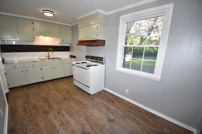 Building Photo - 3 Bedroom Home For Rent in St. Bethlehem A...