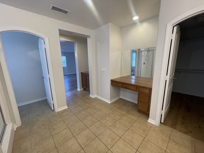 Building Photo - 37280 Parkway Dr