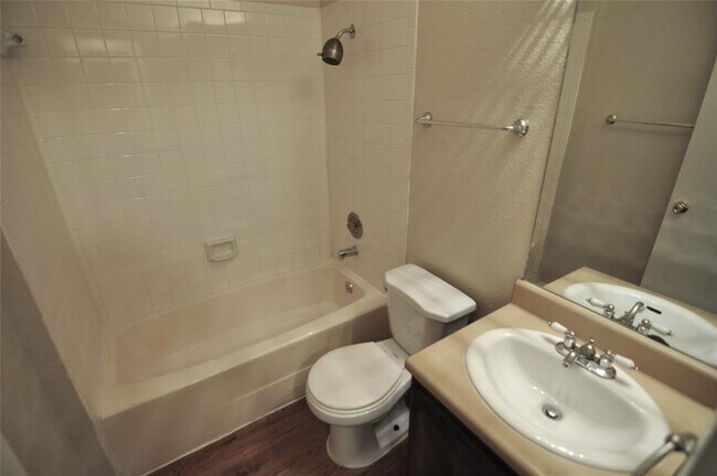 Building Photo - 11300 Nicole Cove
