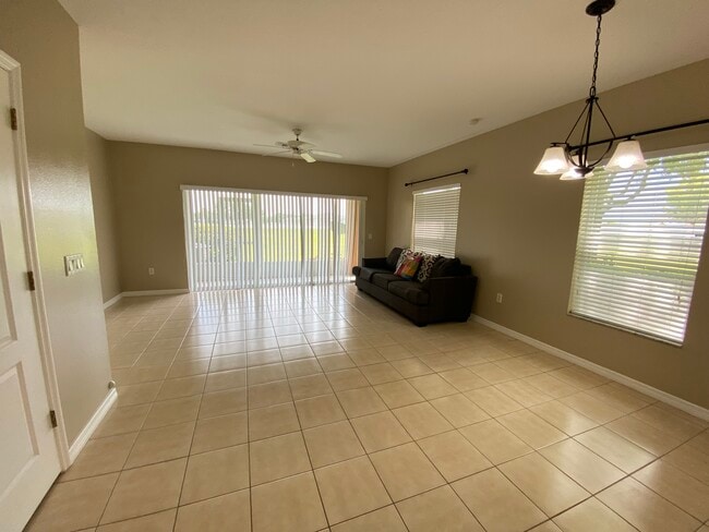 Building Photo - 103 Chelsea Dr