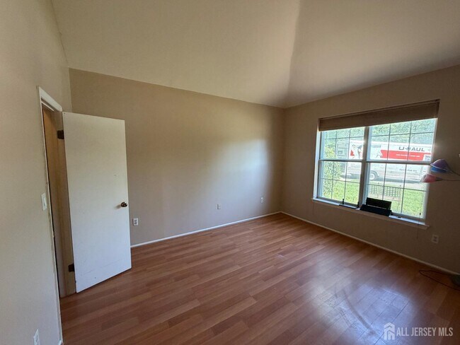 Building Photo - 3081 Cypress Ct