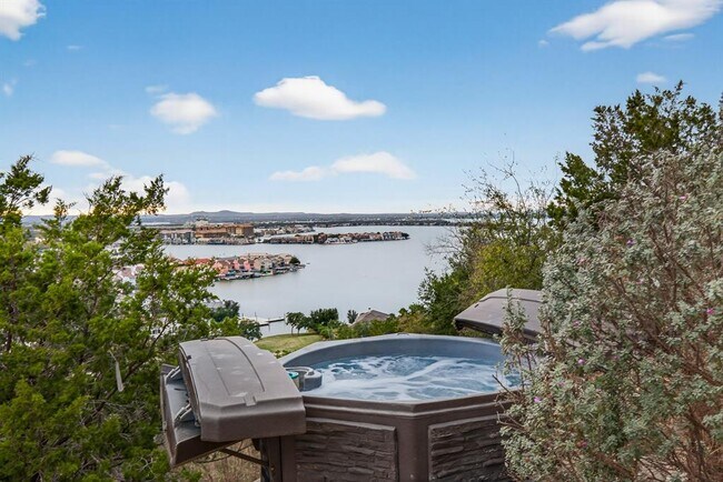 Building Photo - 209 Dalton Cir