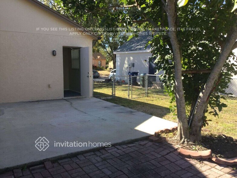 Building Photo - 5657 25th St Cir E