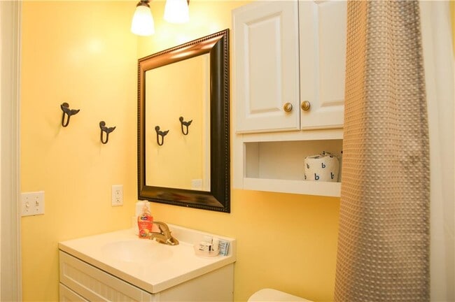 Building Photo - 1000 Sea Island Rd