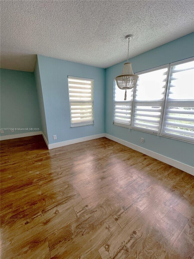 Building Photo - 12760 Vista Isles Dr