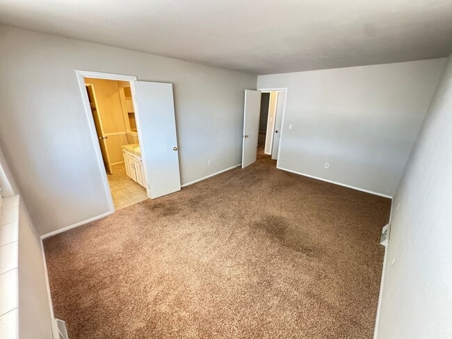 Building Photo - Lovely home in the Villas Community - Age Restricted Community 55+