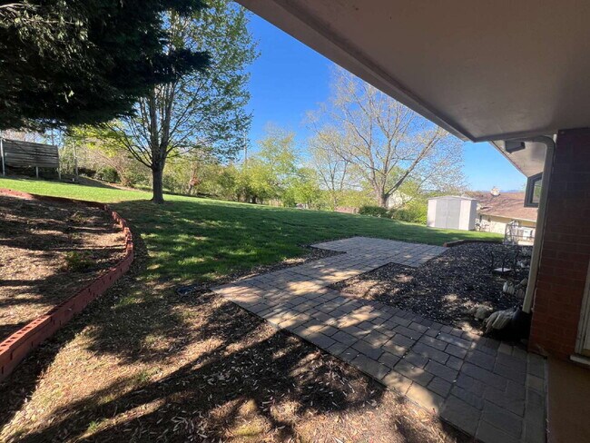 Building Photo - Lovely One Level House in SW Roanoke! 3 Bd...