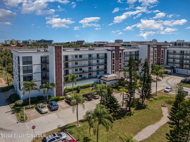 Building Photo - 3613 S Banana River Blvd