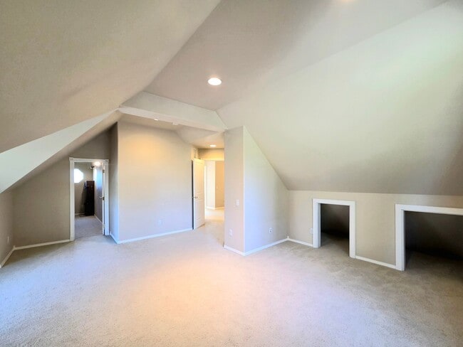 Building Photo - Luxurious Country Living in Desirable Cashmere Location!! 5 Bed + Den, 2.5 Bath!