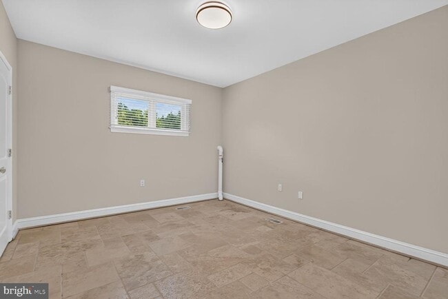Building Photo - 6216 Goodview St