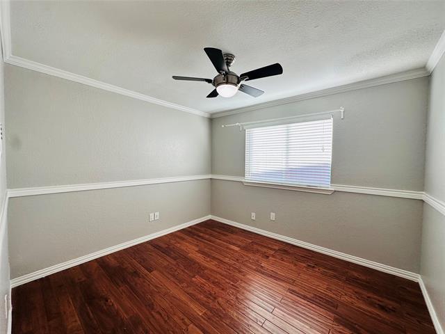 Building Photo - 2032 Greenview Dr