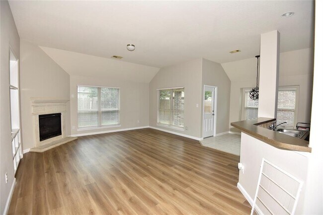 Building Photo - 9944 Western Ridge Way
