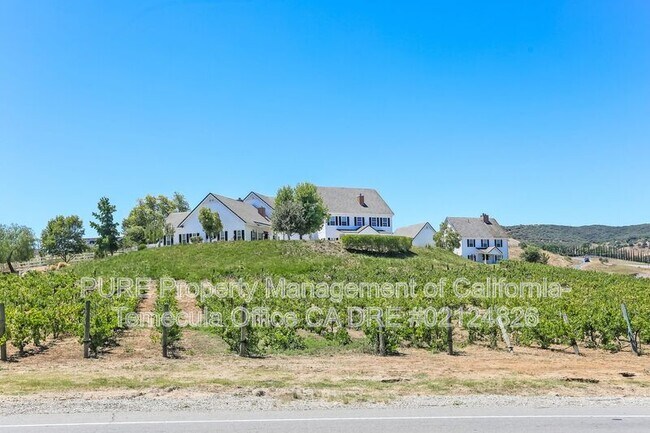Building Photo - 36475 Avenida La Cresta
