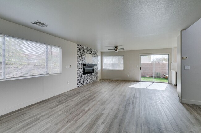 Building Photo - SUMMERLIN BEAUTY WITH TONS OF UPGRADES*3 LARGE BEDROOMS*COMMUNITY POOL*