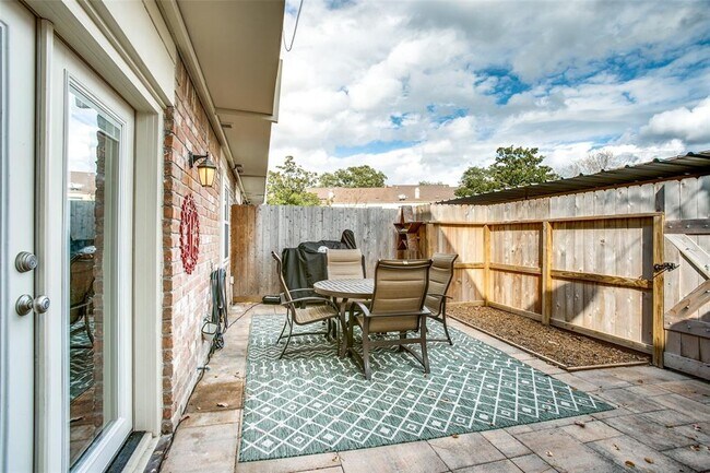 Building Photo - 14348 Misty Meadow Ln