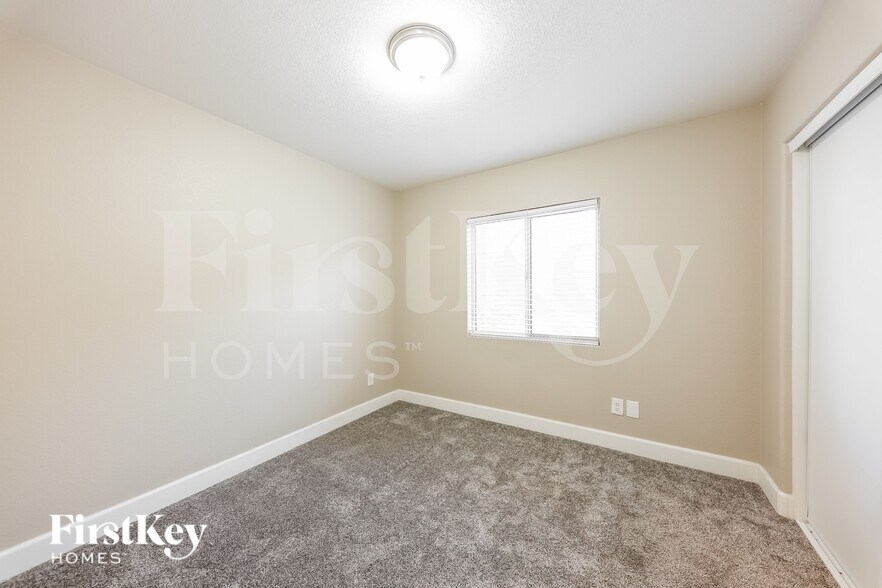 Building Photo - 18139 N 113th Ave