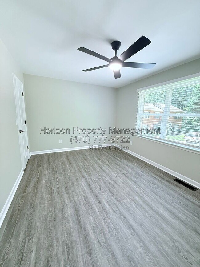 Building Photo - 4030 Hidden Hollow Dr