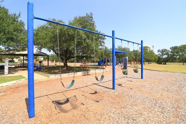 Building Photo - 1208 Heritage Hill Cove