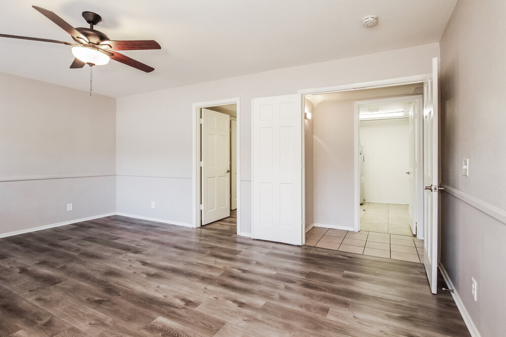 Building Photo - 1226 W Seashore Dr