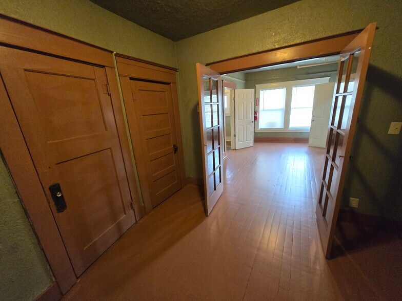 57 N Adams - 57 N Adams St/ 97 E 1st