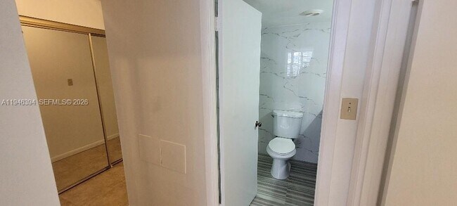 Building Photo - 18061 Biscayne Blvd