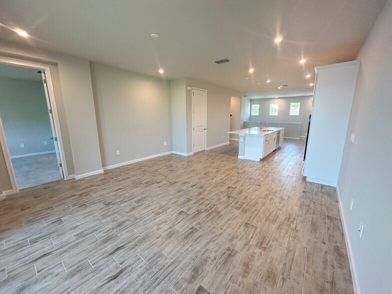 Building Photo - 4551 Arboretum Cir