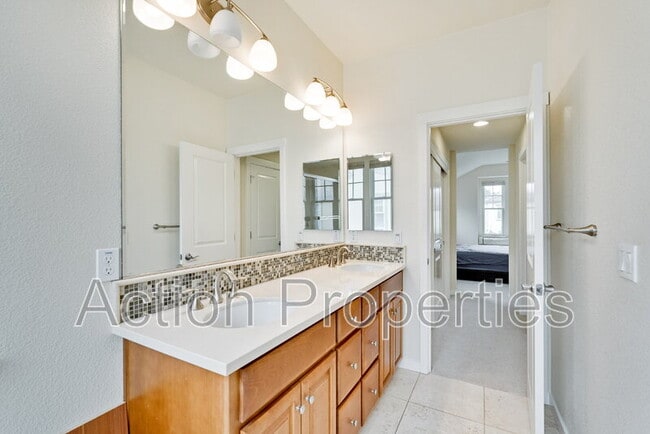 Building Photo - 291 Geary Way