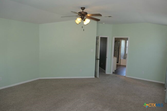 Building Photo - 413 Cattail Cir