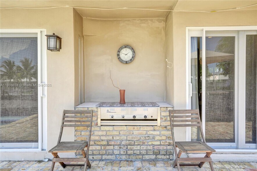 Building Photo - 3100 NE 56th Ct