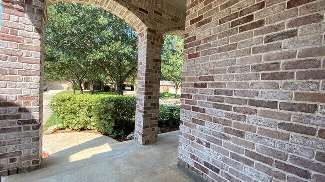 Building Photo - 314 River Briar Ln