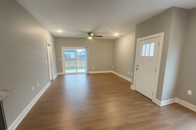 Building Photo - 12129/31 Cora