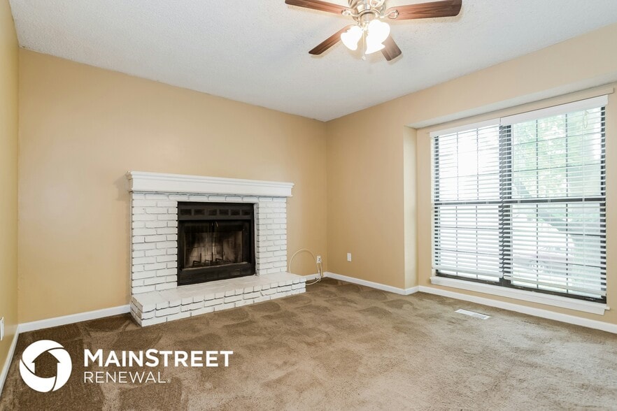 Building Photo - 715 McCaffree Cir