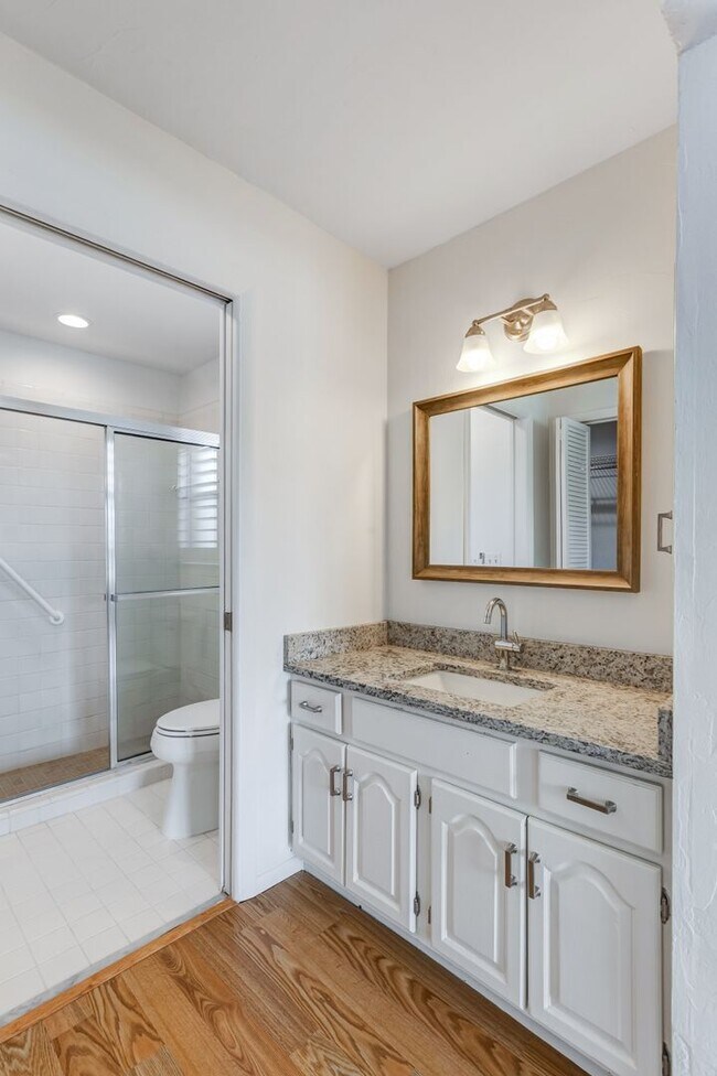 Building Photo - ** LAKEWOOD ** 3 BED / 2 BATH / GARAGE - SINGLE FAMILY HOME - GREAT LOCATION! - PET OK - ANNUAL R...