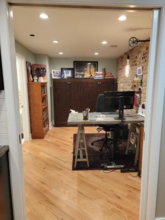 Building Photo - 226 N Clinton St