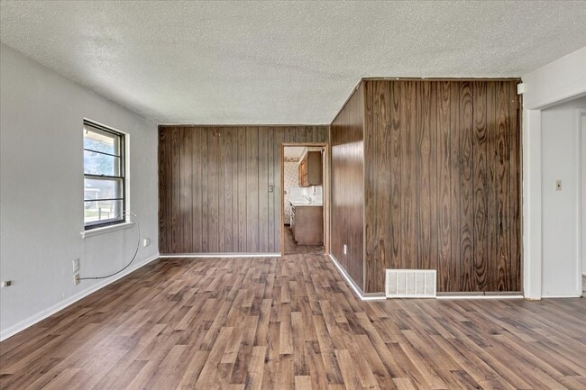 Building Photo - 2412 N Key Blvd
