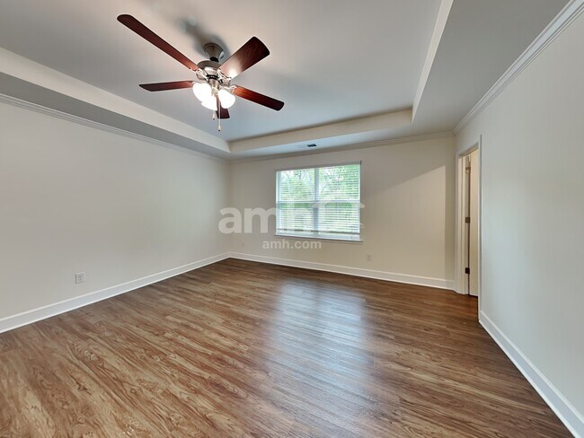 Building Photo - 4268 Longfellow Dr