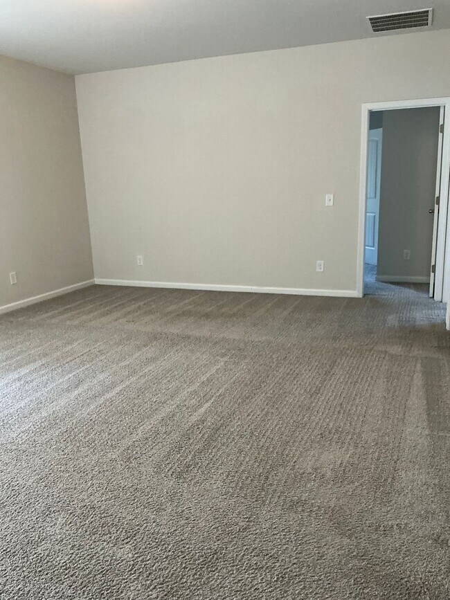 Building Photo - 3-bedroom, 2.5-bathroom single-family home