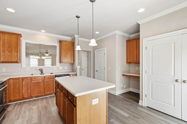 Building Photo - Charming and Move-In Ready 3BR Home | Prim...